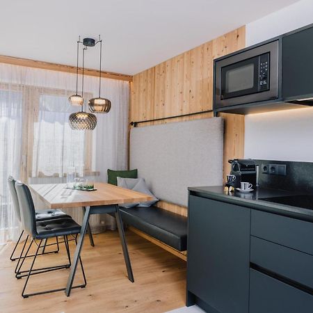 Alpinlounge Raetia Appartements Ischgl Exterior photo
