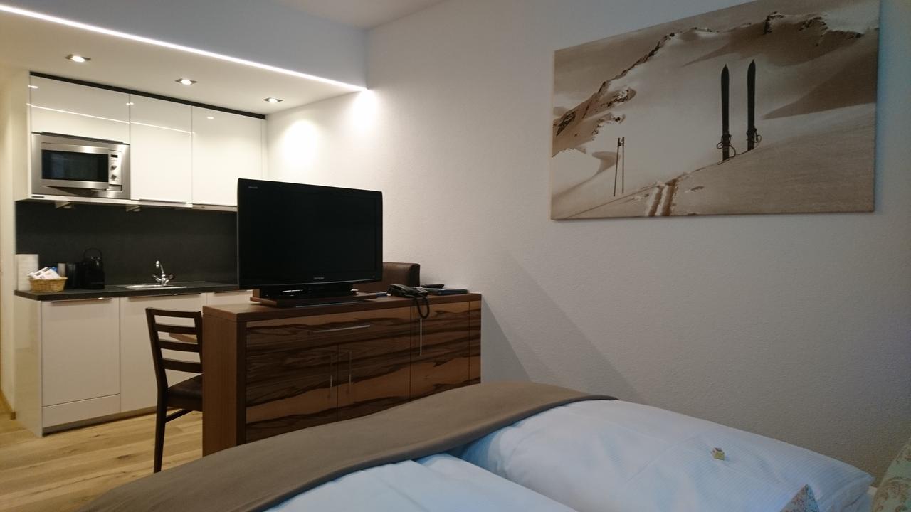 Alpinlounge Raetia Appartements Ischgl Exterior photo