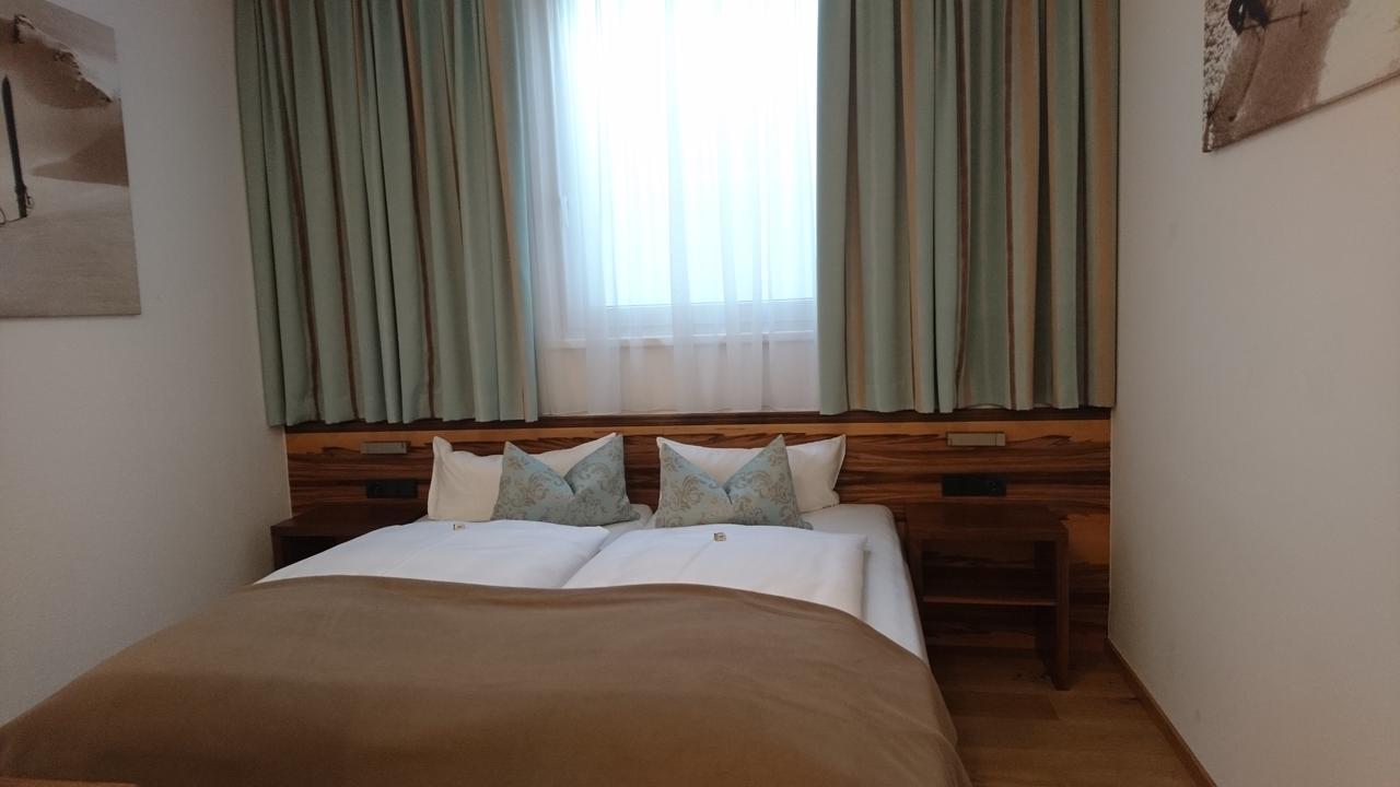 Alpinlounge Raetia Appartements Ischgl Exterior photo