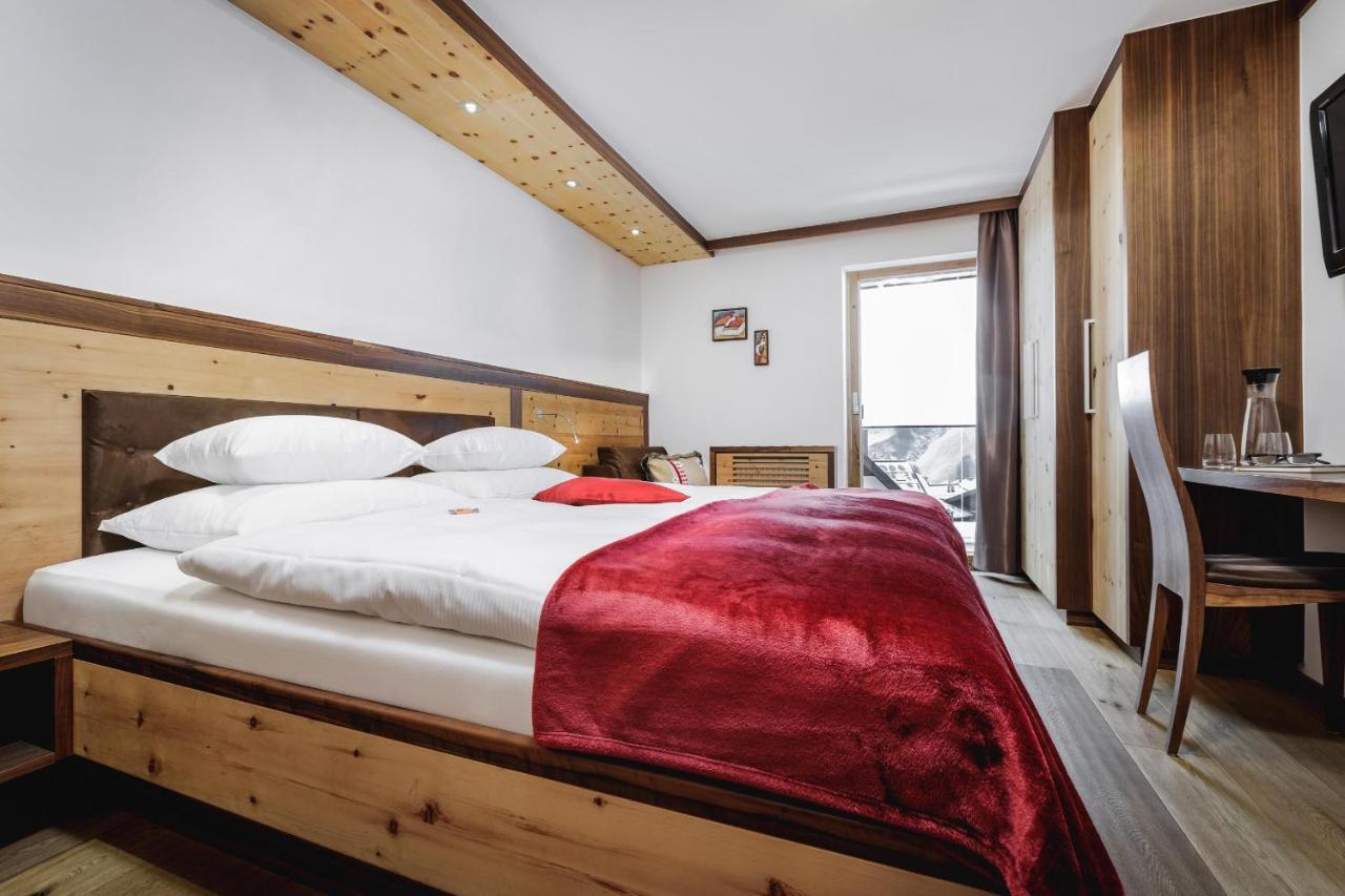 Alpinlounge Raetia Appartements Ischgl Exterior photo