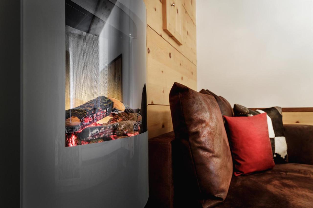 Alpinlounge Raetia Appartements Ischgl Exterior photo