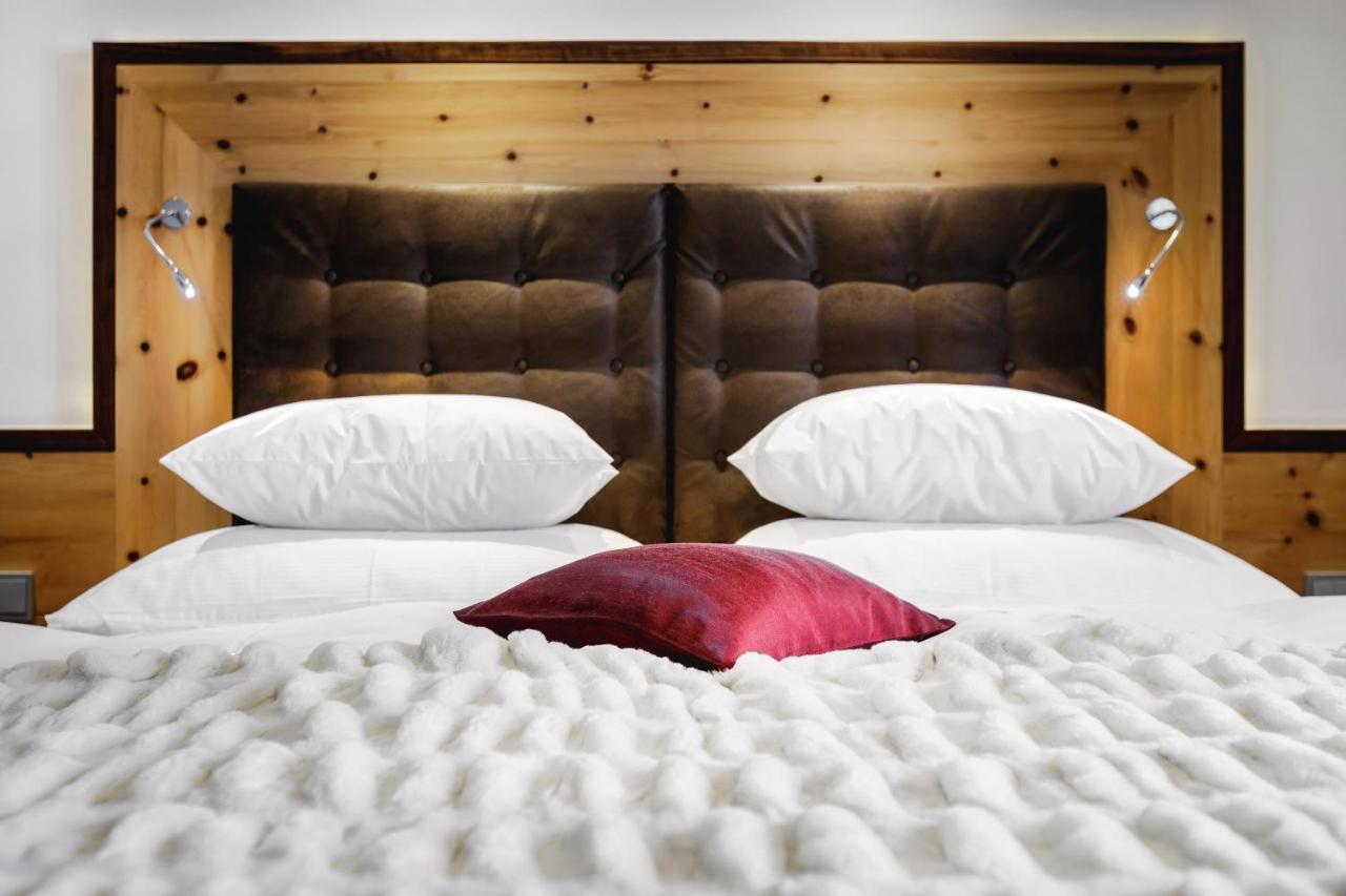 Alpinlounge Raetia Appartements Ischgl Exterior photo