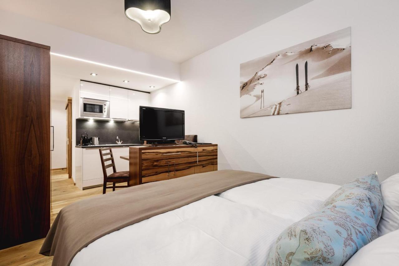 Alpinlounge Raetia Appartements Ischgl Exterior photo